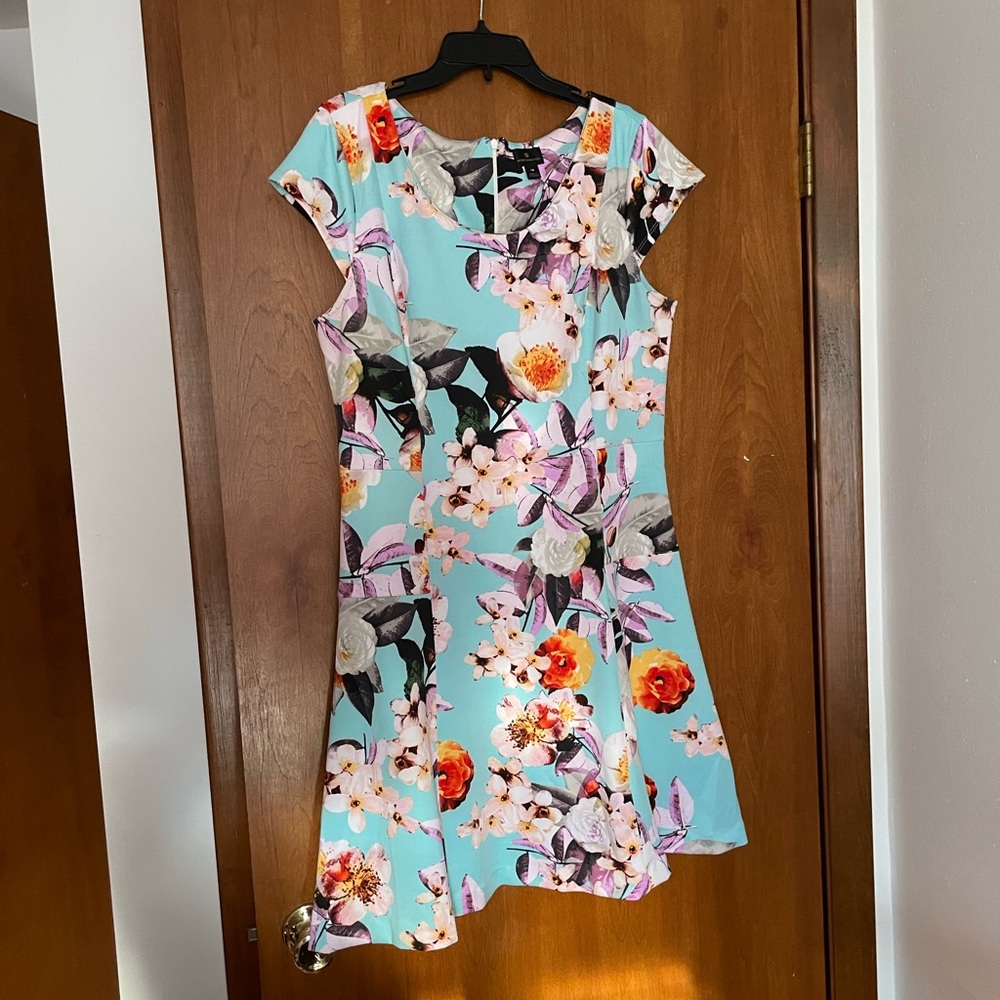 Worthington light blue floral patterned dress. Size 14.